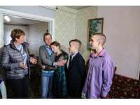 Многодетная семья из Белгородского района получила благотворительную помощь в рамках проекта «Ты не один»